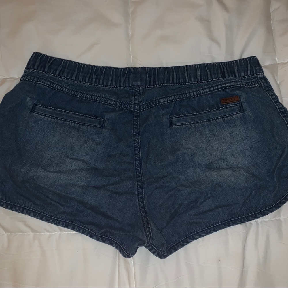 ROXY Shorts - Picture 2 of 4